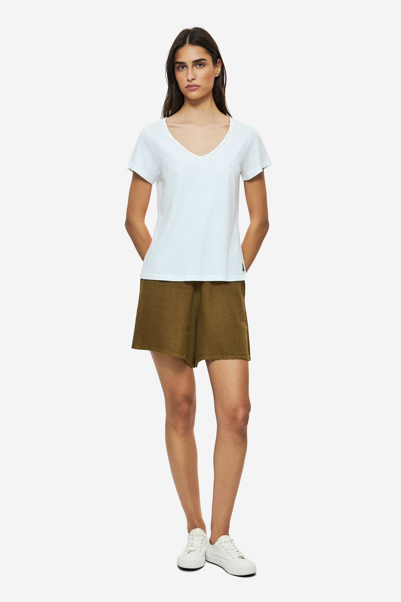 V-NECK T-SHIRT WITH PIPING