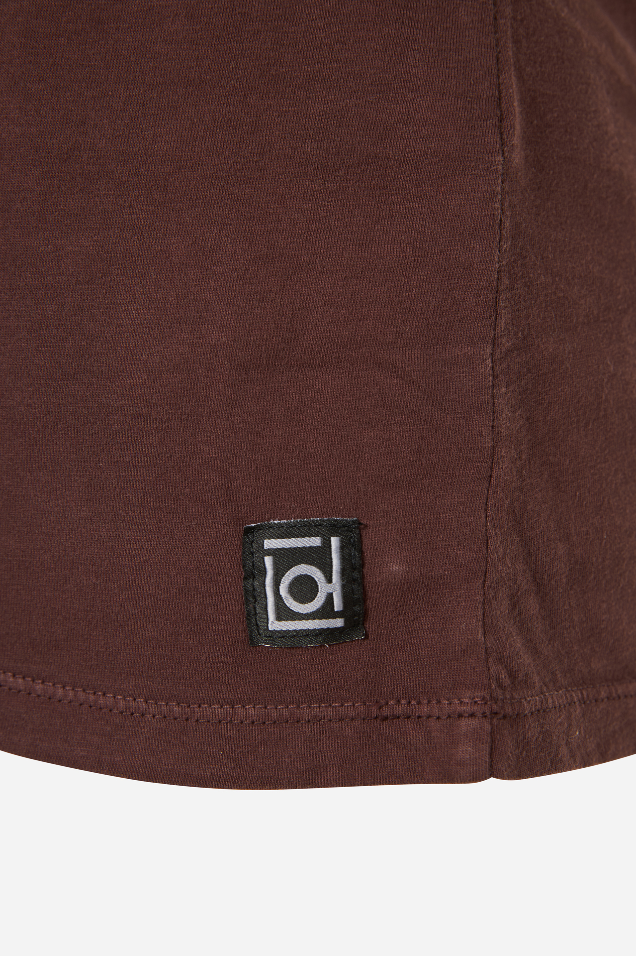 V-NECK T-SHIRT WITH PIPING