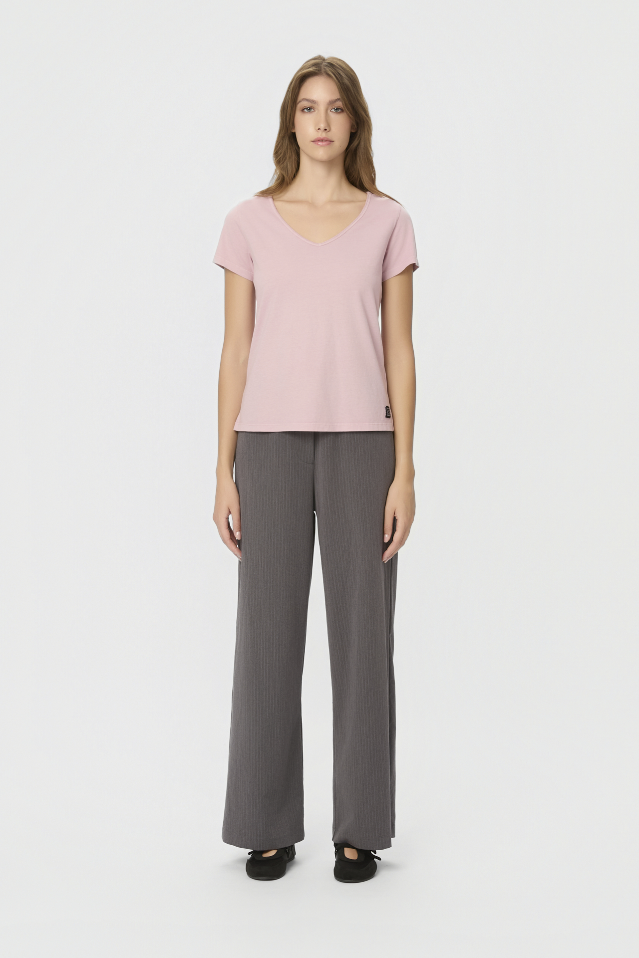 V-NECK T-SHIRT WITH PIPING