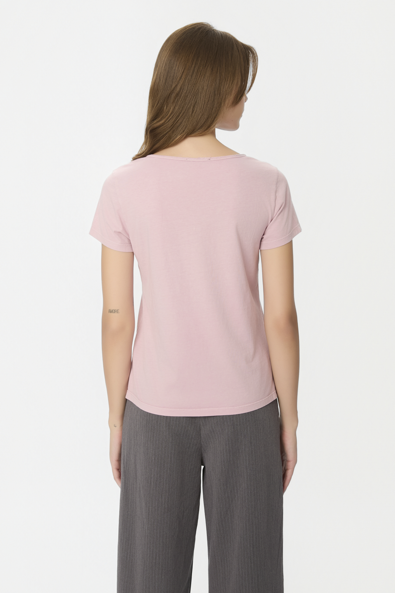 V-NECK T-SHIRT WITH PIPING