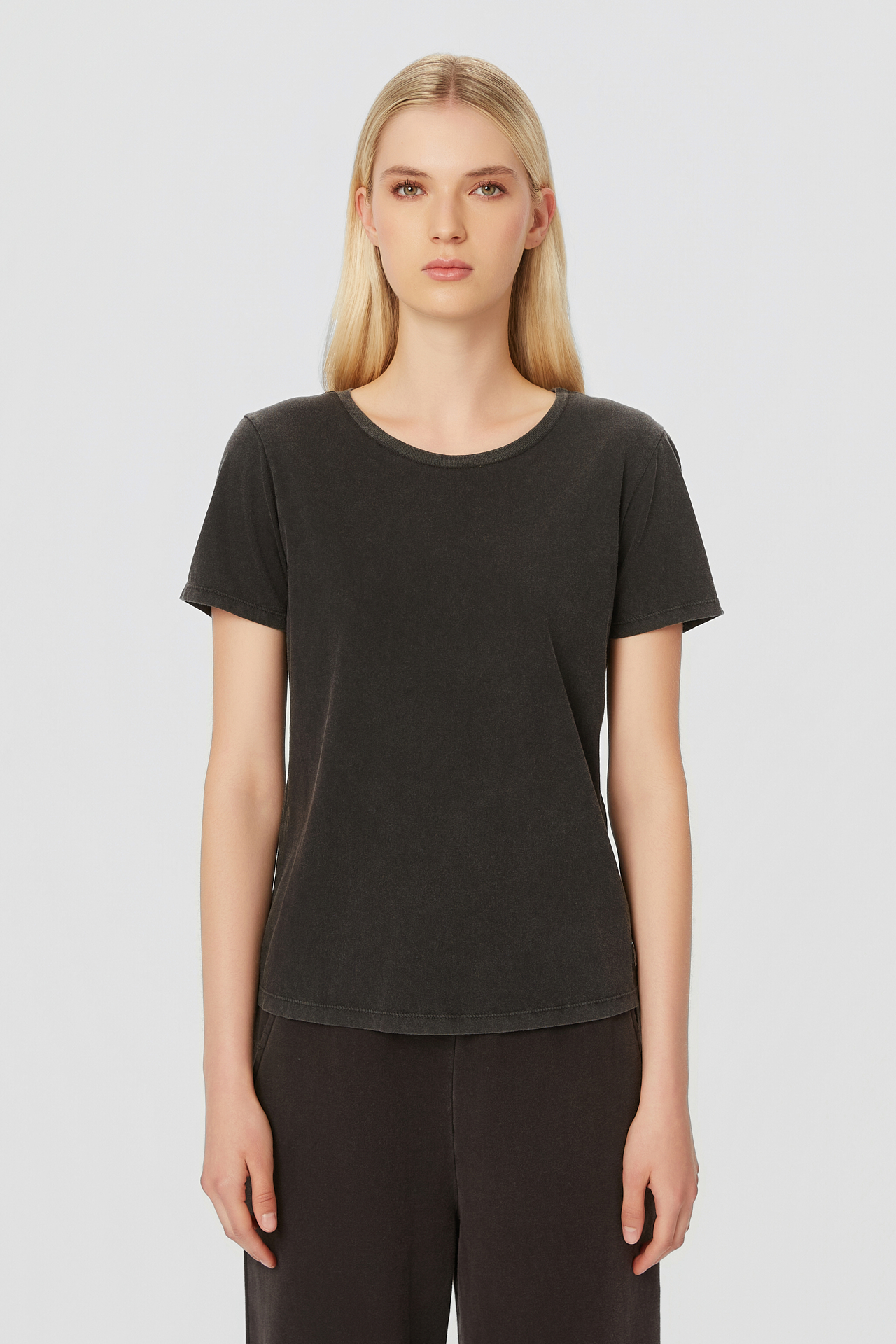 REGULAR ROUNDNECK T-SHIRT