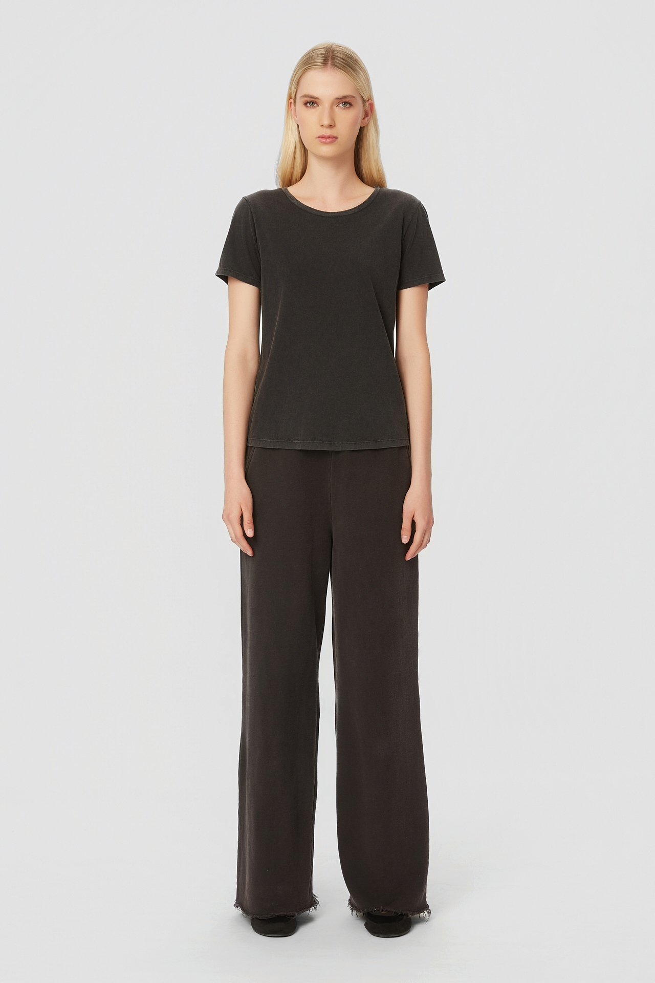 REGULAR ROUNDNECK T-SHIRT