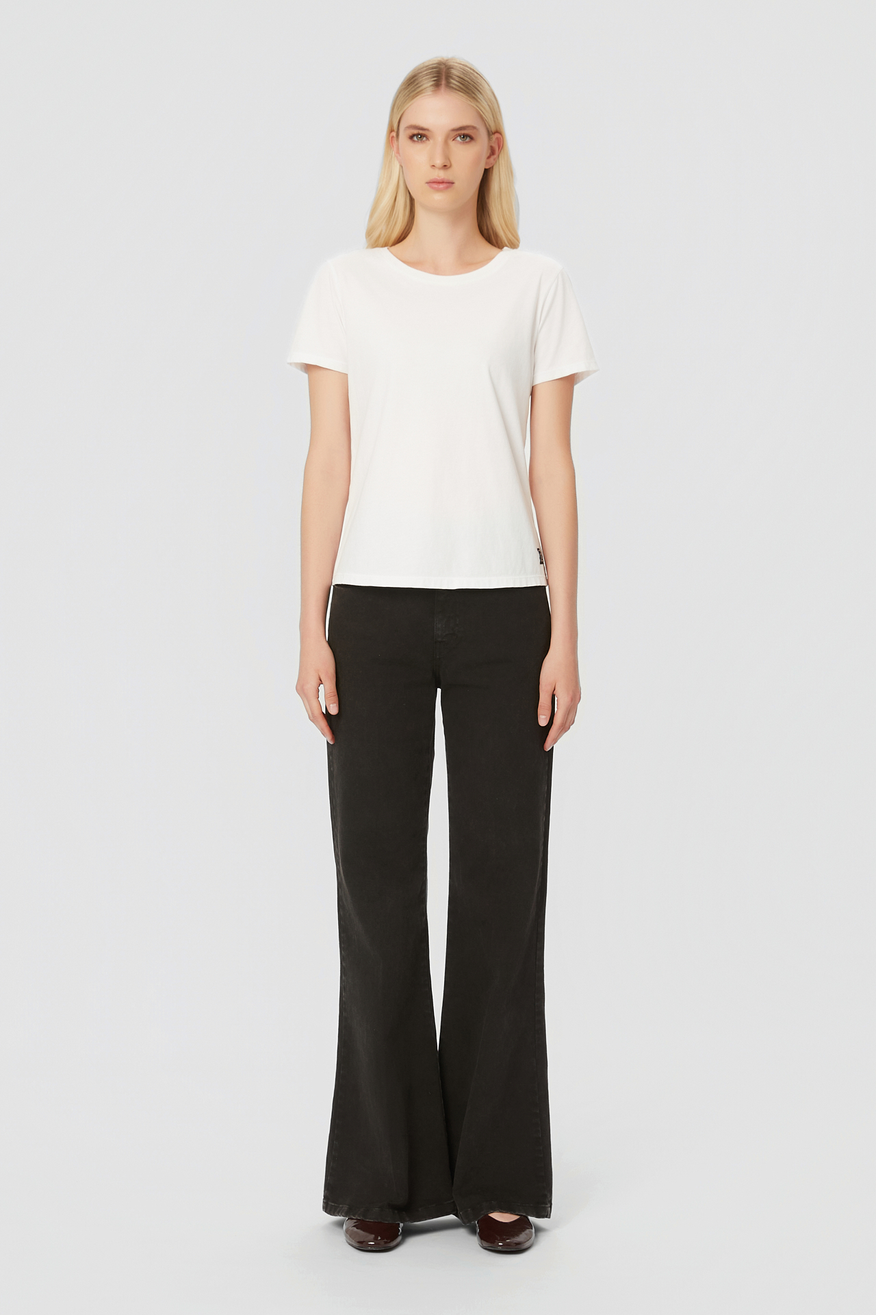 REGULAR ROUNDNECK T-SHIRT