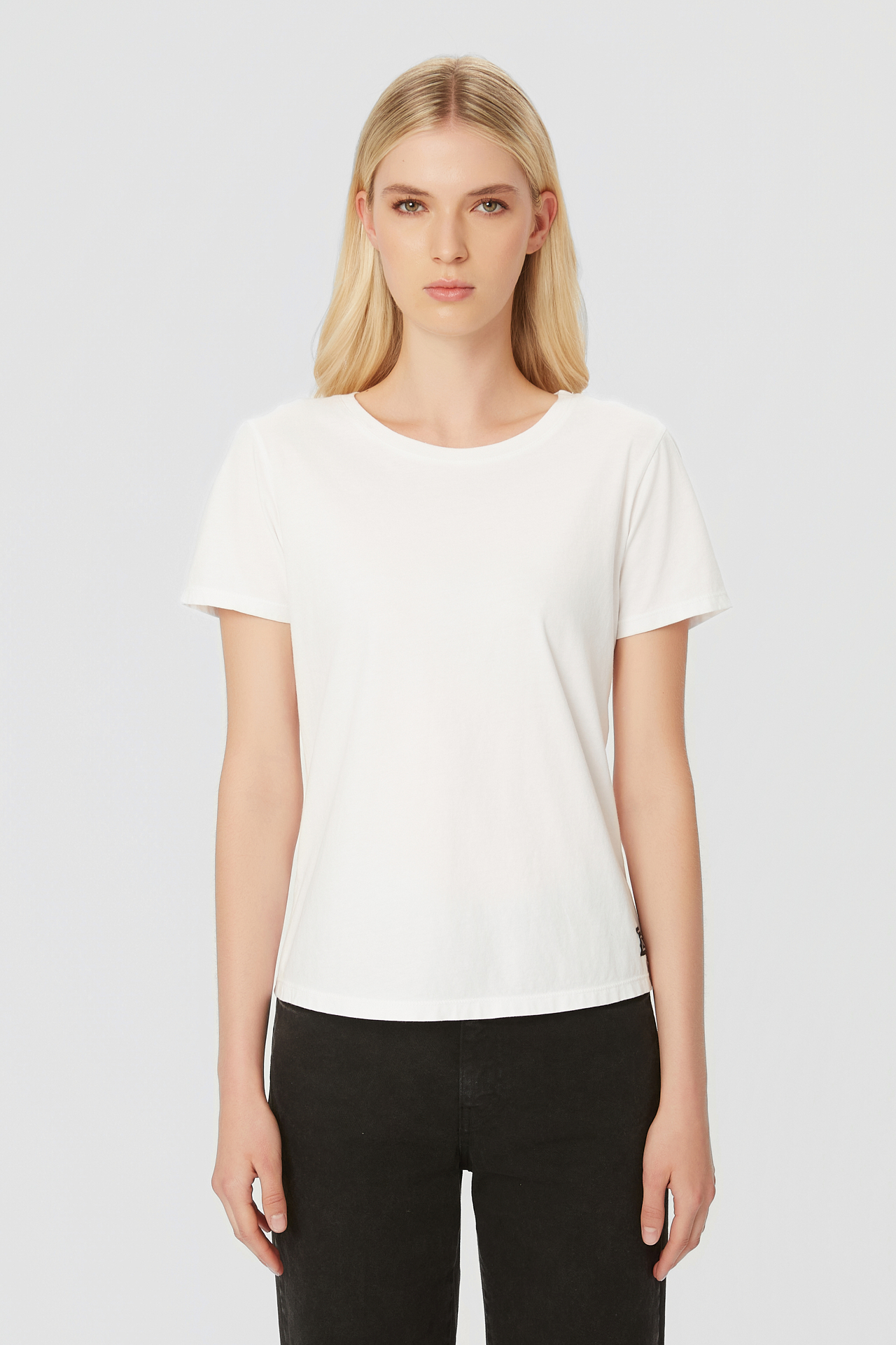 REGULAR ROUNDNECK T-SHIRT