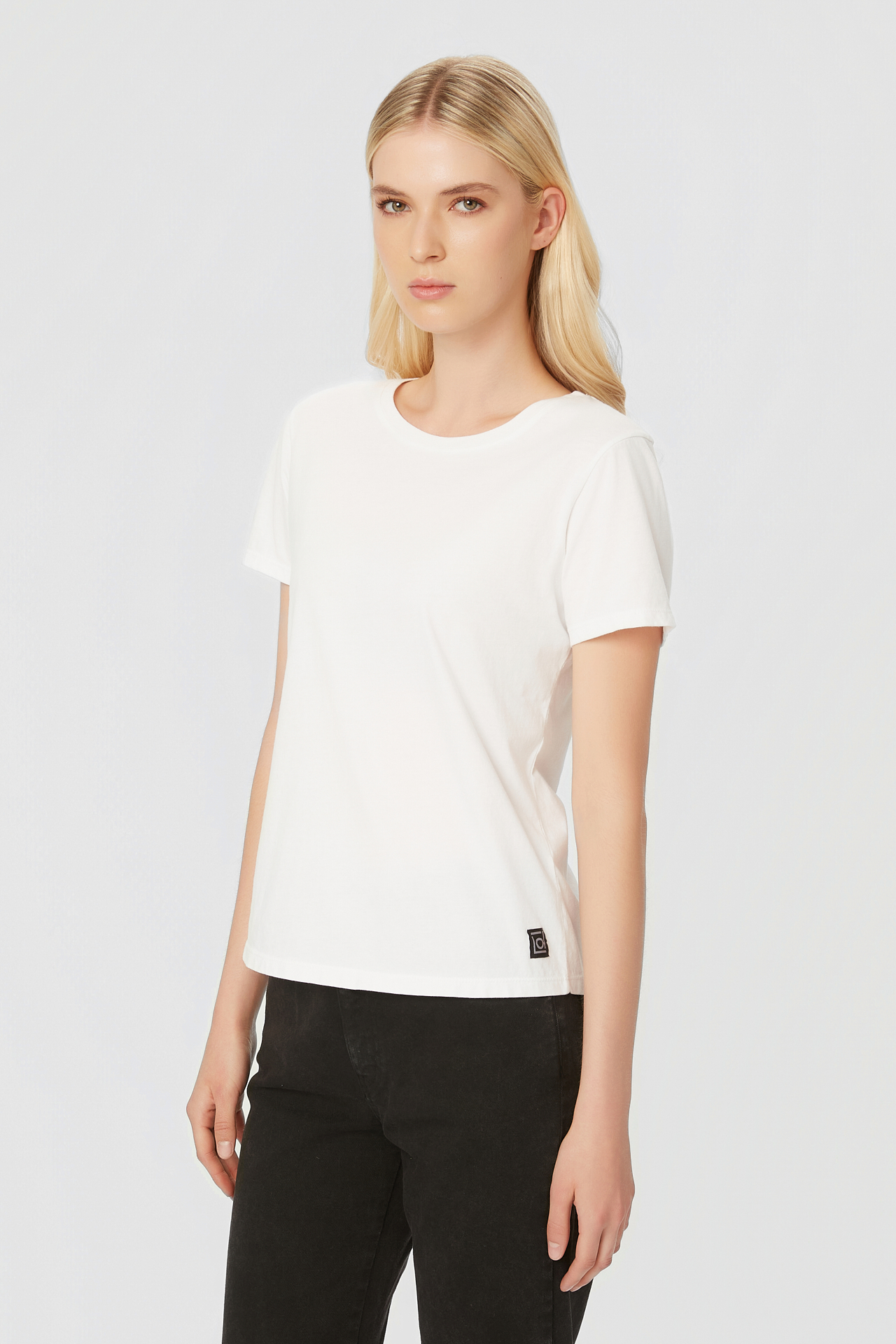 REGULAR ROUNDNECK T-SHIRT