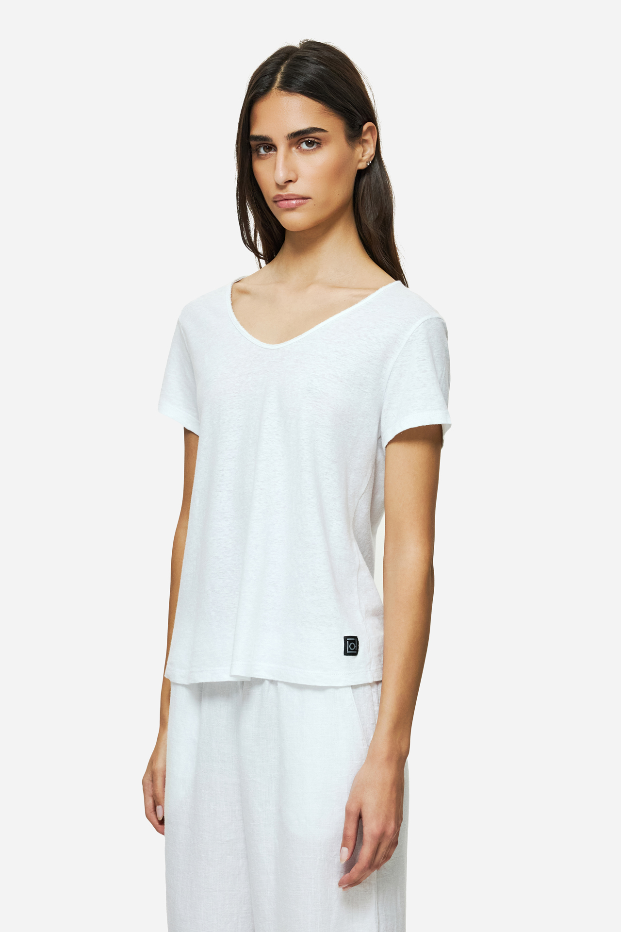 V-NECK LINEN BLEND T-SHIRT