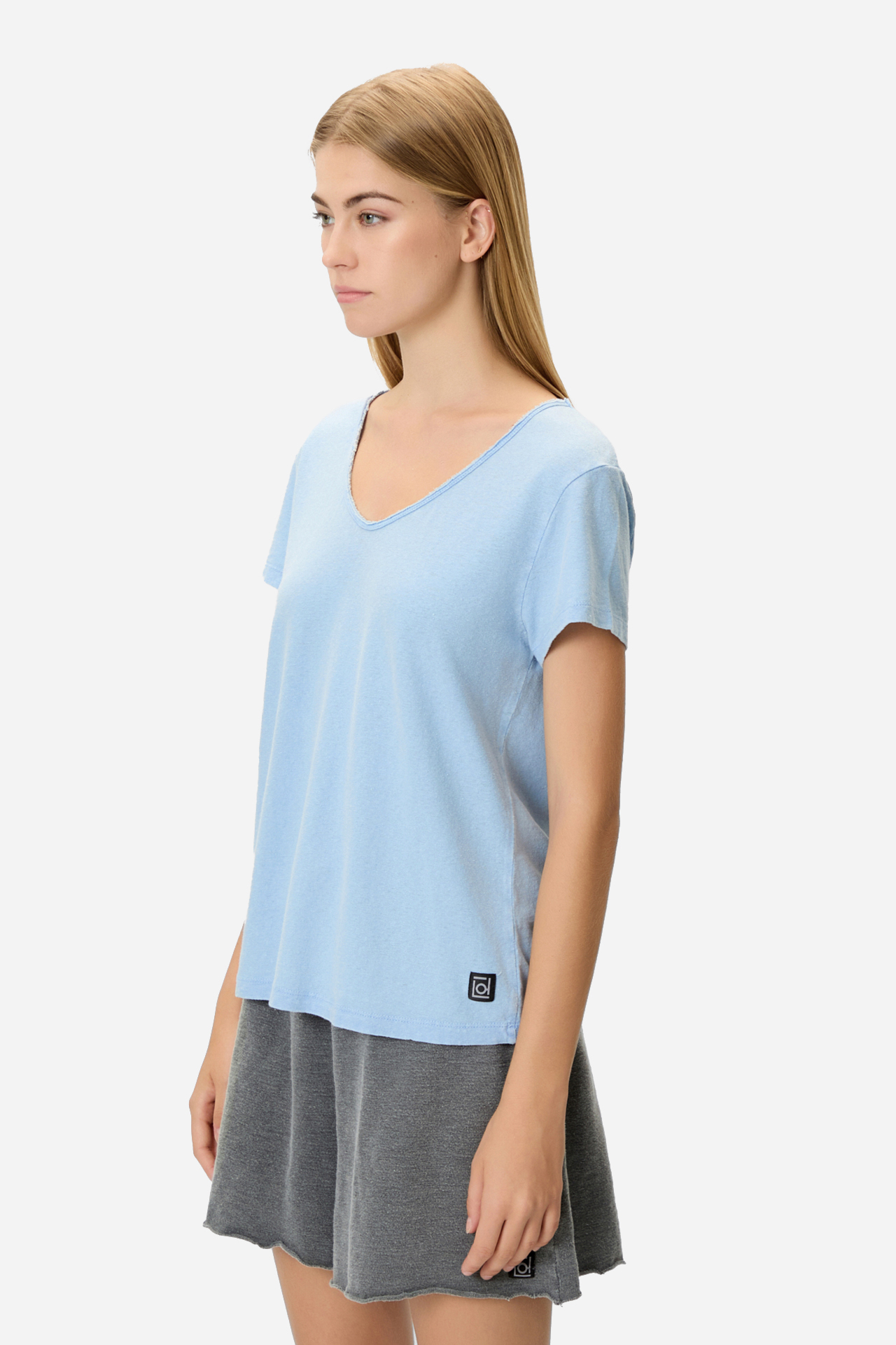 V-NECK LINEN BLEND T-SHIRT