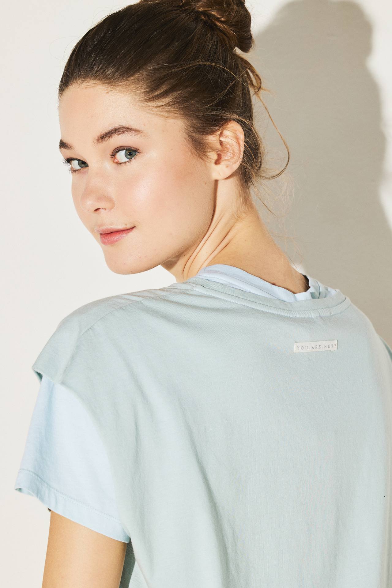 Sleveless Raw Edges Top