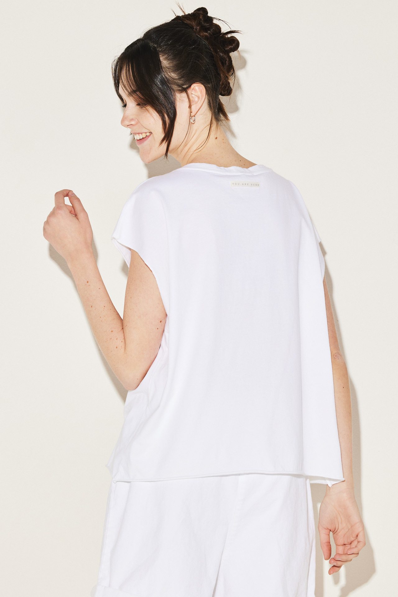 Sleveless Raw Edges Top