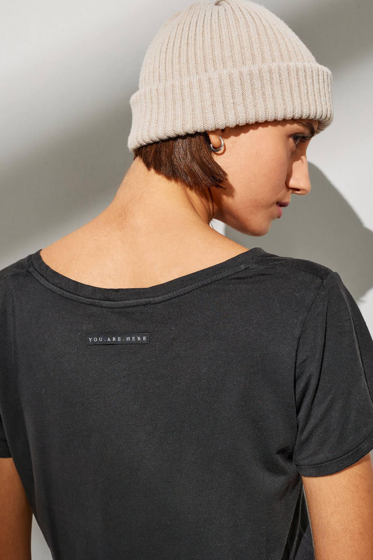 ORGANIC V NECK OPEN STITCH TEE
