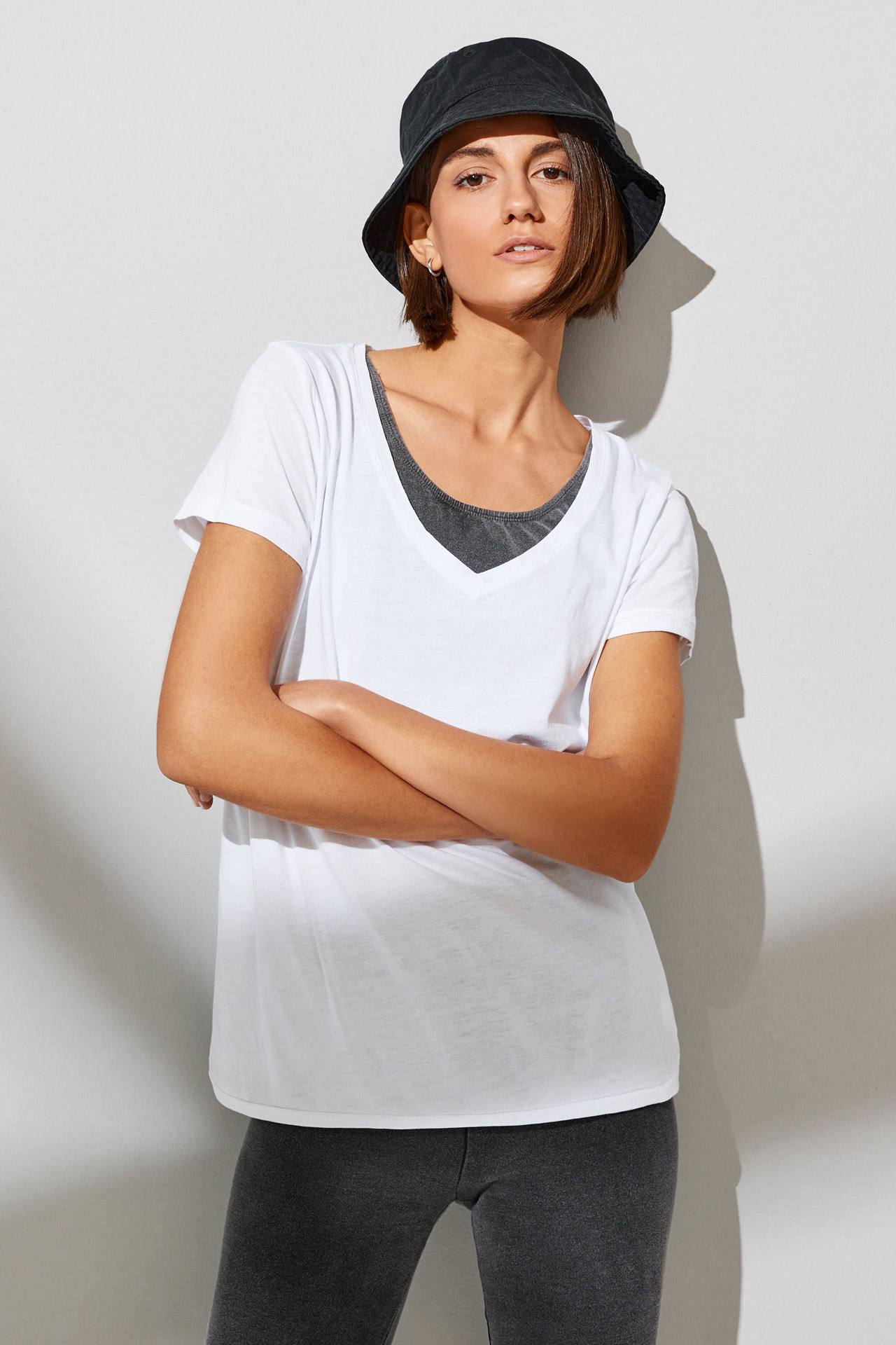 ORGANIC V NECK OPEN STITCH TEE