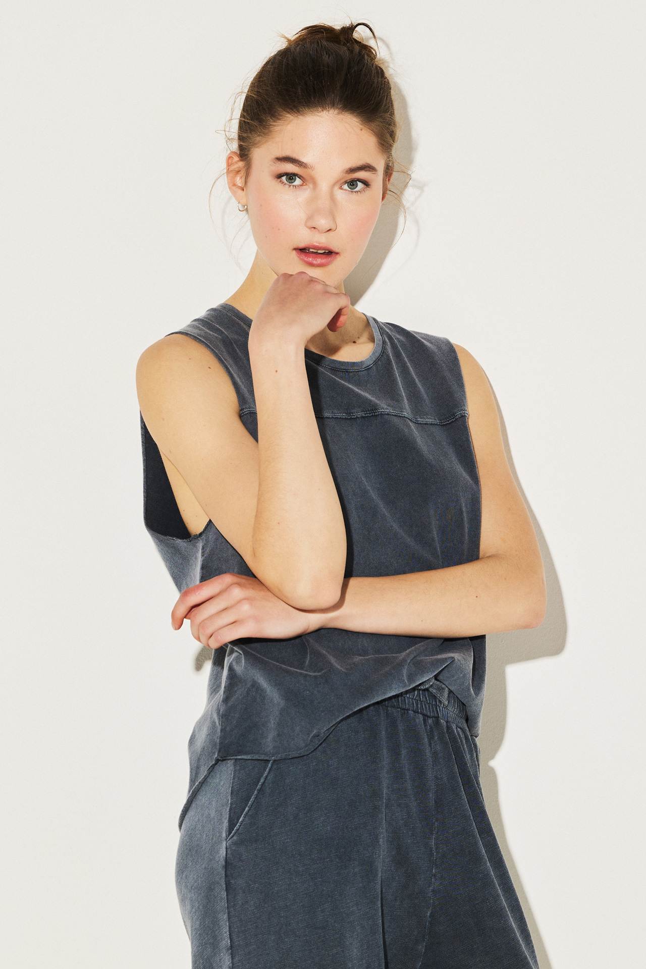 Frond Detailed Sleevless Top
