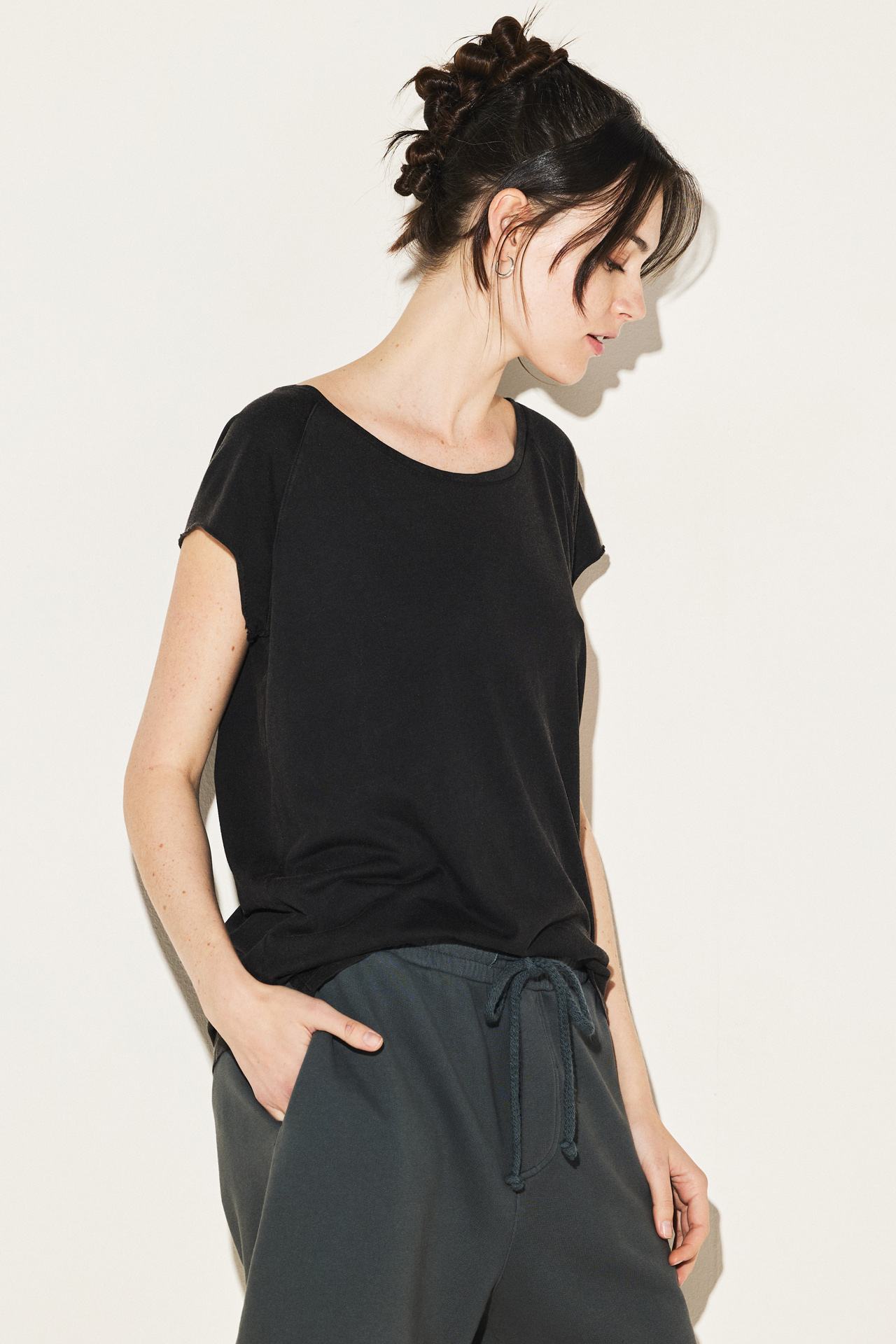 ORGANIC ROUND NECK RAGLAN TEE