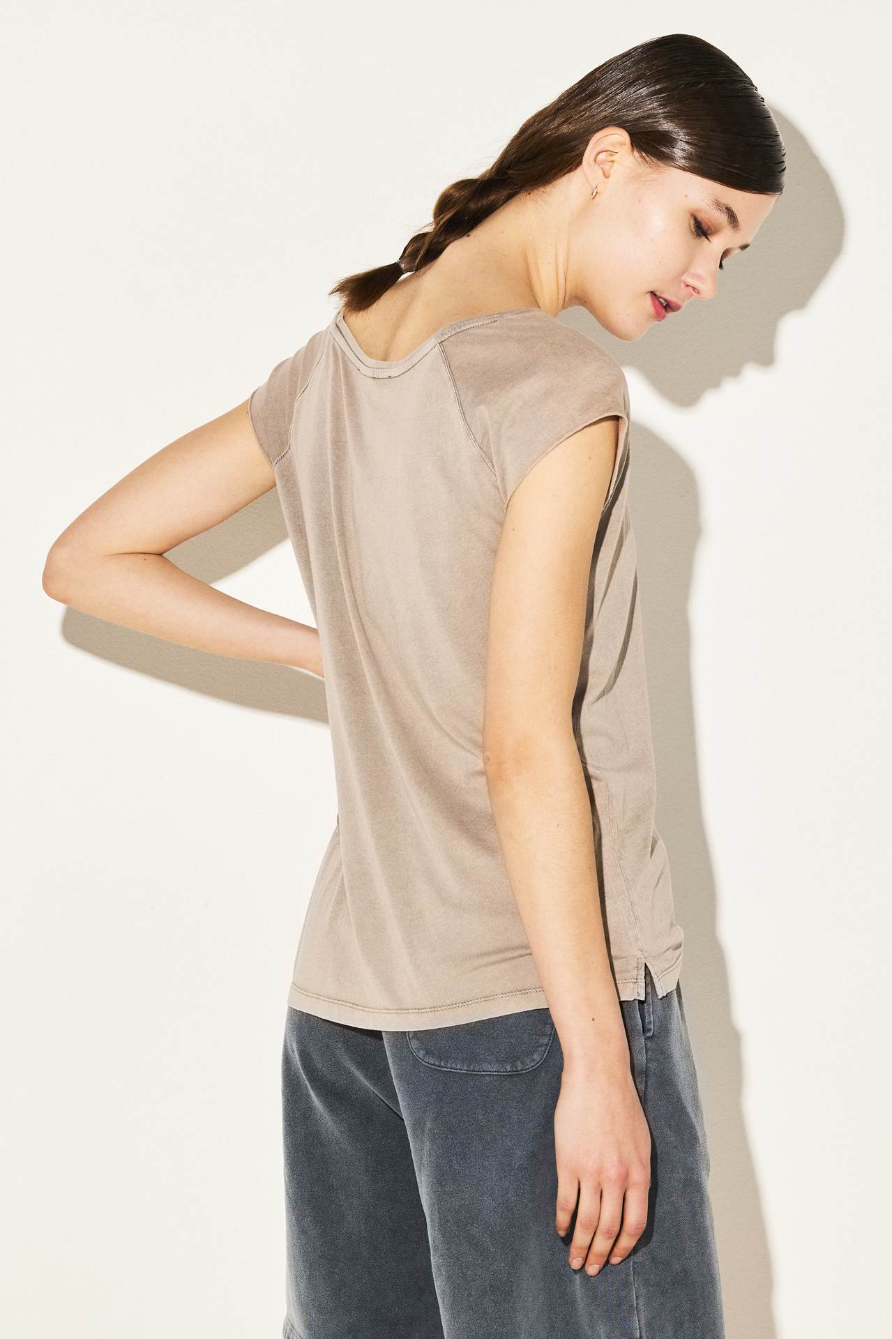 ORGANIC ROUND NECK RAGLAN TEE