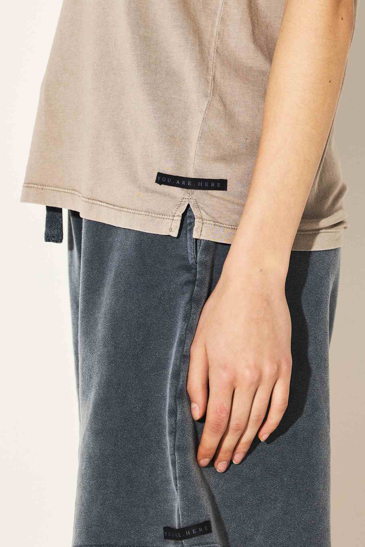 ORGANIC ROUND NECK RAGLAN TEE
