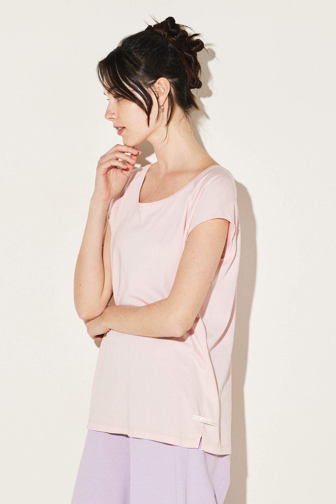 ORGANIC ROUND NECK RAGLAN TEE