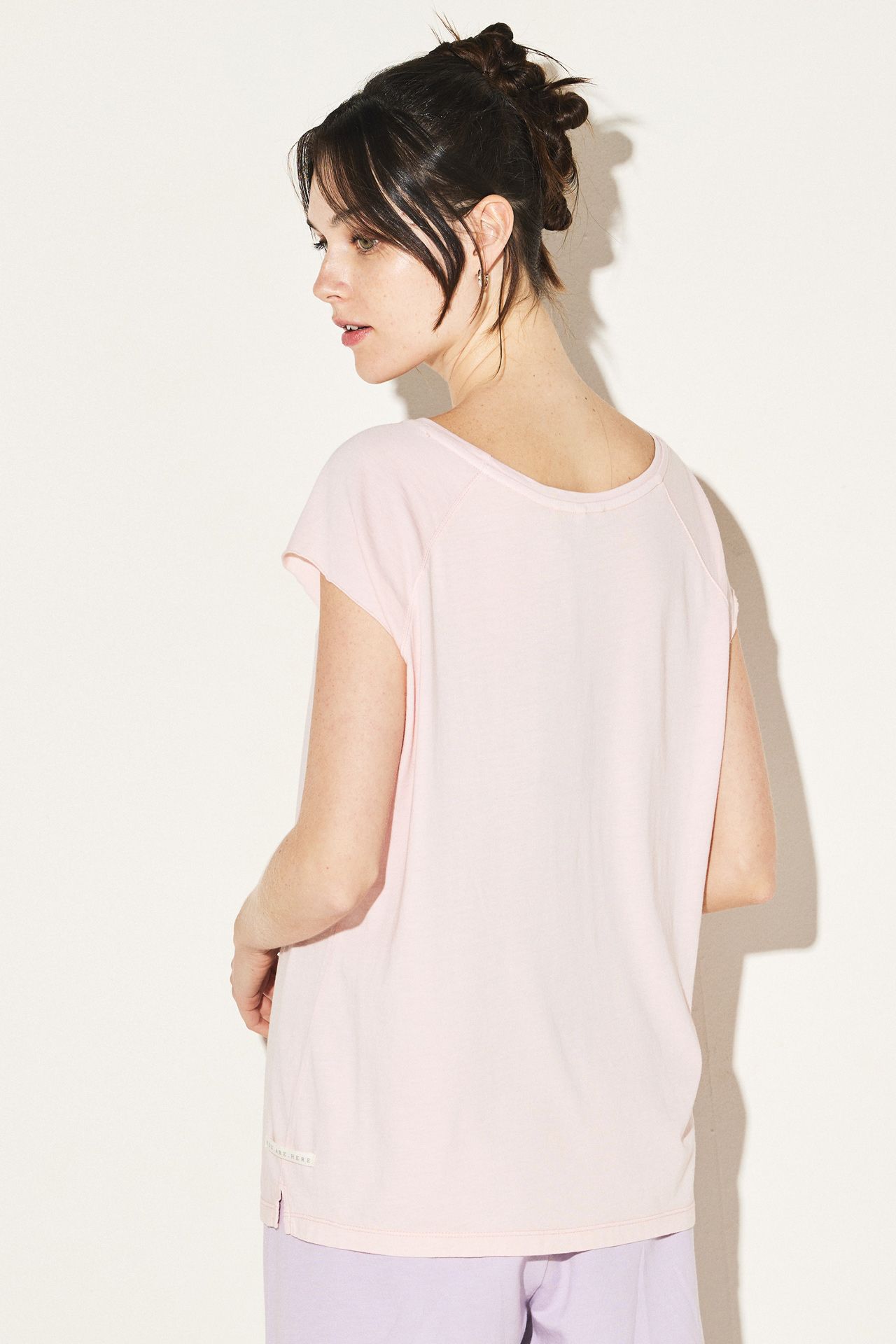ORGANIC ROUND NECK RAGLAN TEE