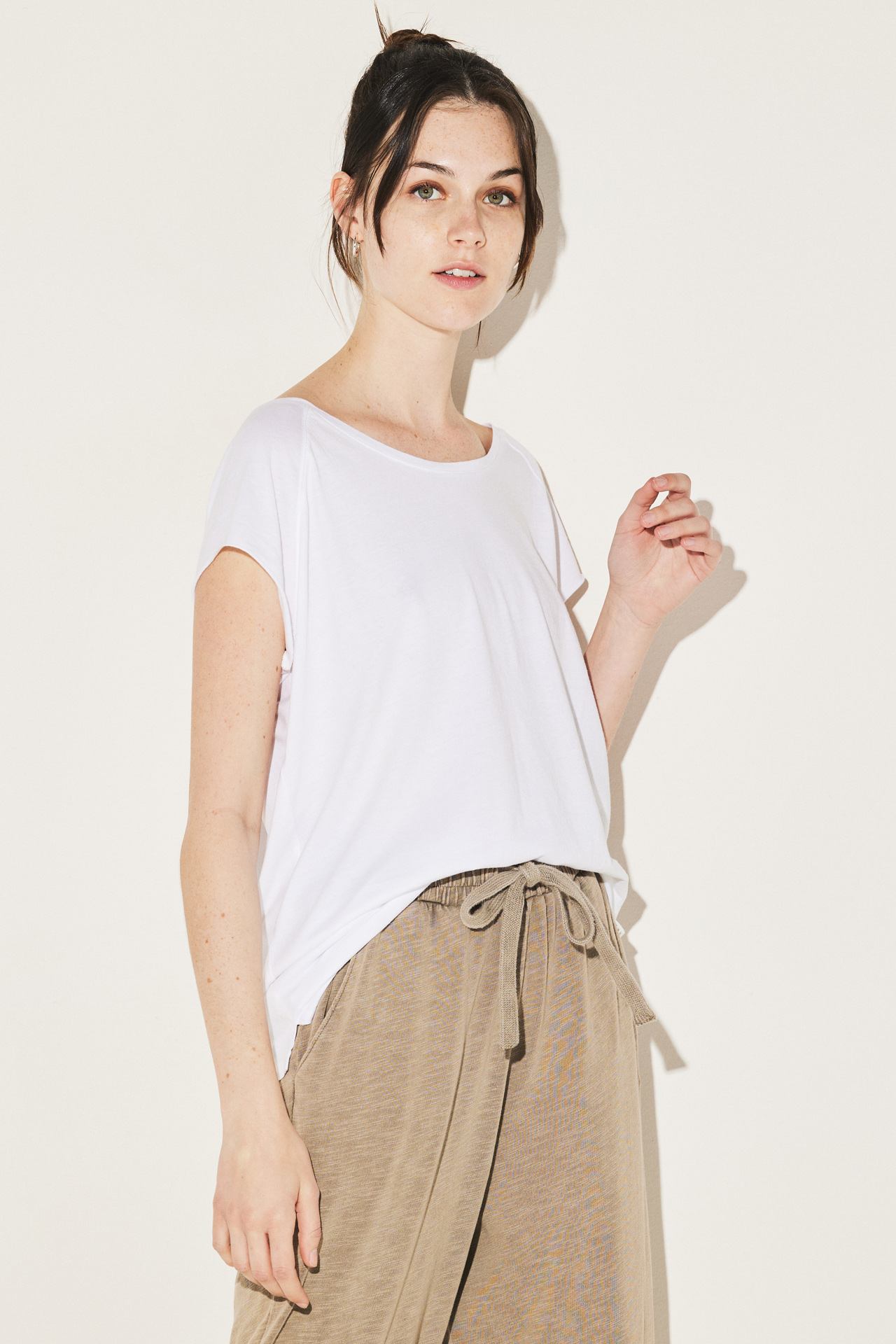 ORGANIC ROUND NECK RAGLAN TEE