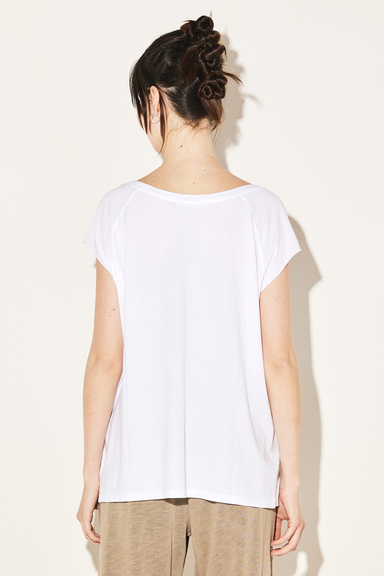 ORGANIC ROUND NECK RAGLAN TEE
