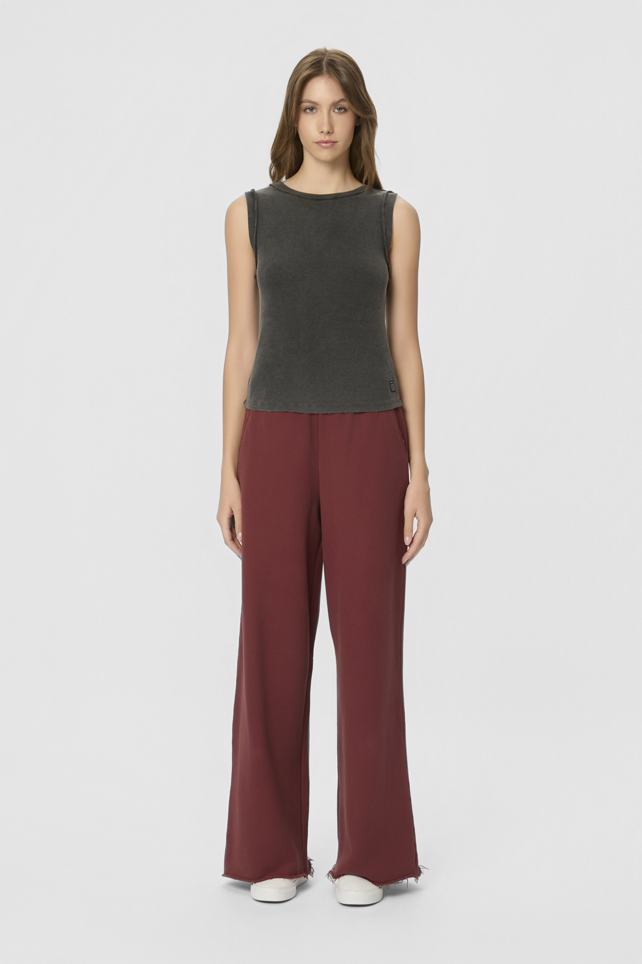 CURVED HEM RIB TANK TOP