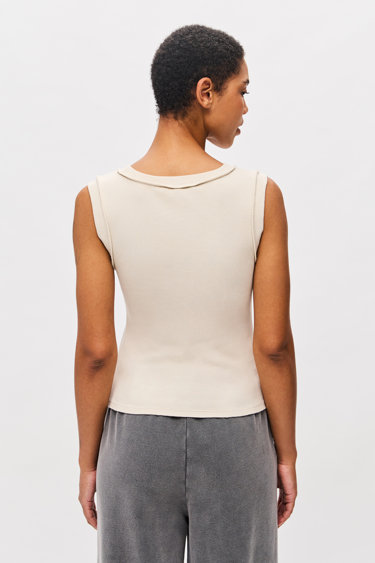 CURVED HEM RIB TANK TOP