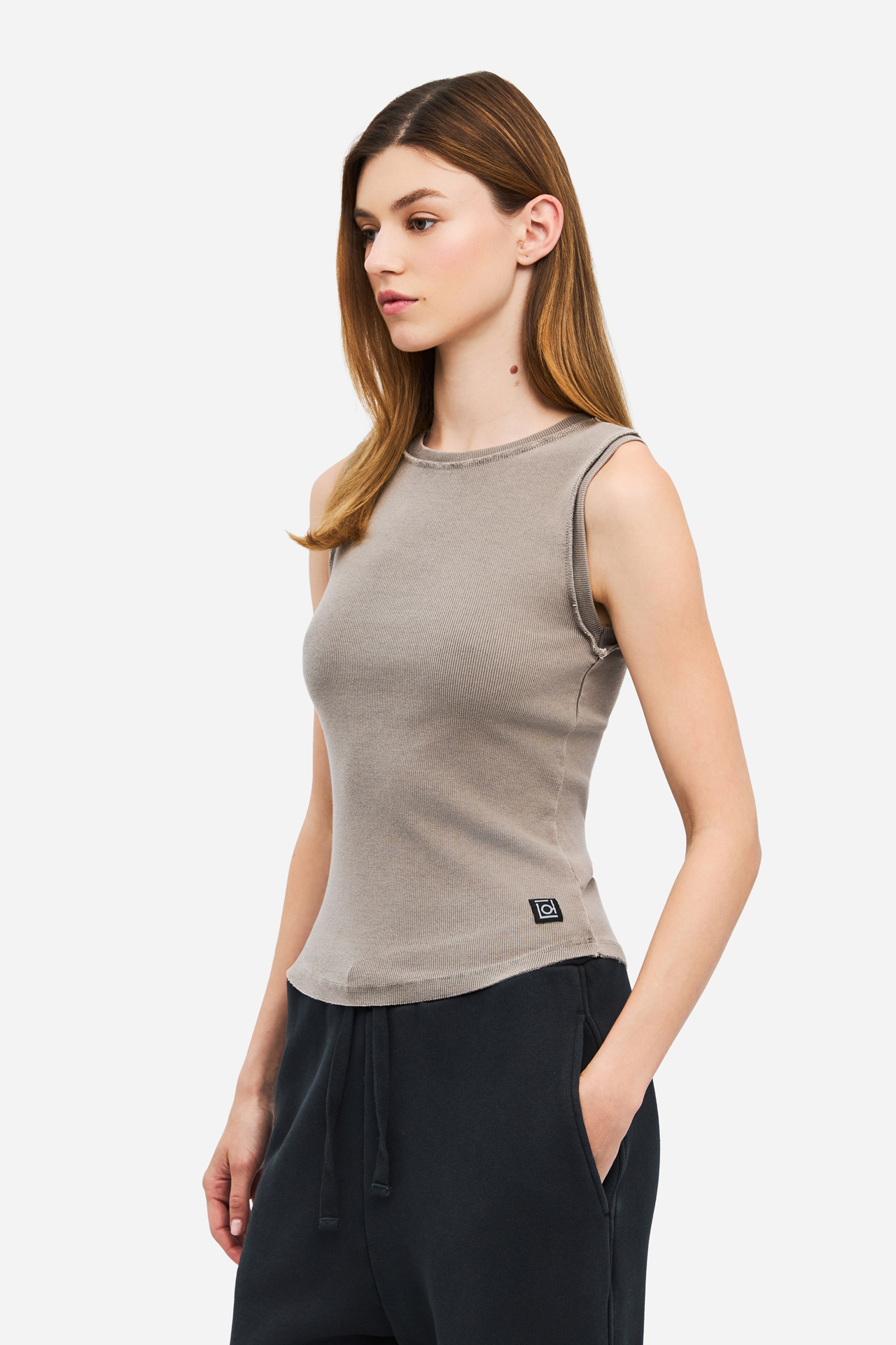 CURVED HEM RIB TANK TOP