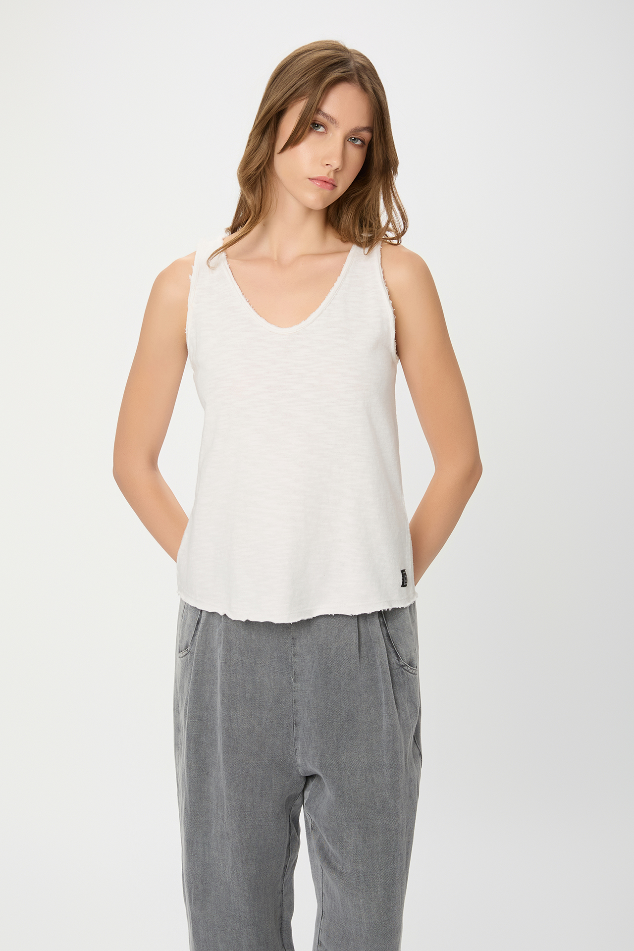 ΤΑΝΚ TOP WITH RAW EDGES