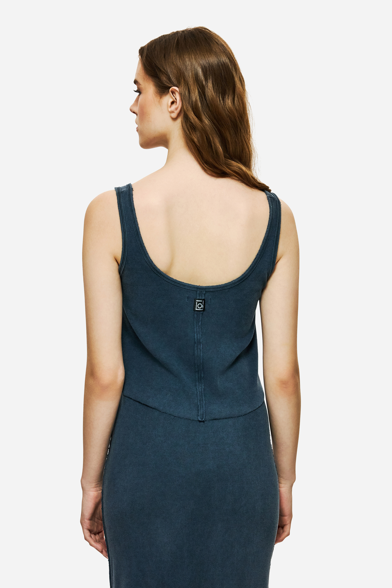CROPPED TANK TOP WITH RAW EDGES
