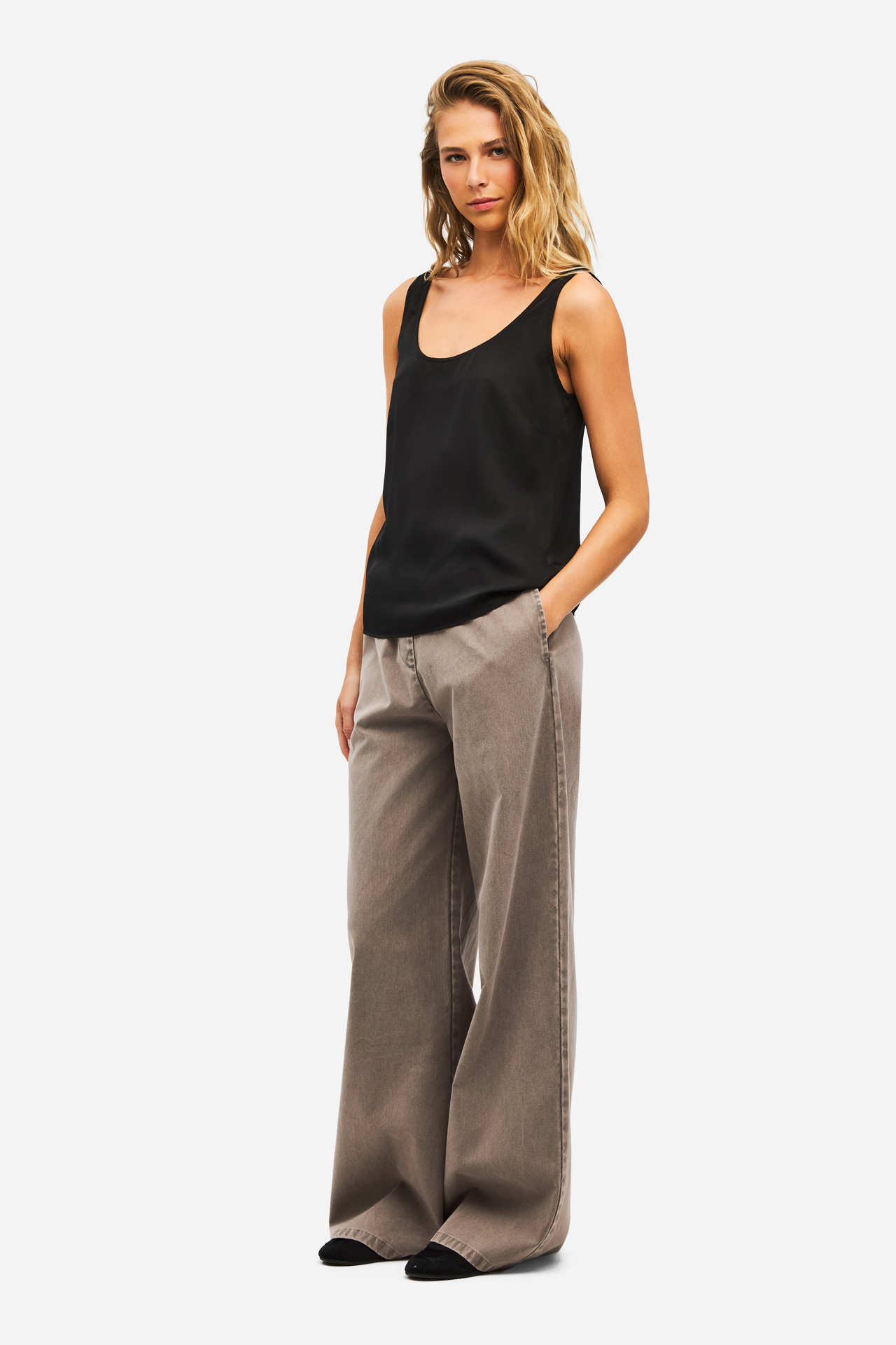 RELAXED SATIN TOP