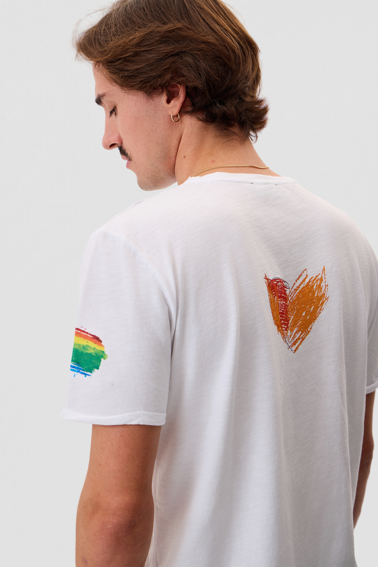 THE ROUNDNECK DETAILED T-SHIRT