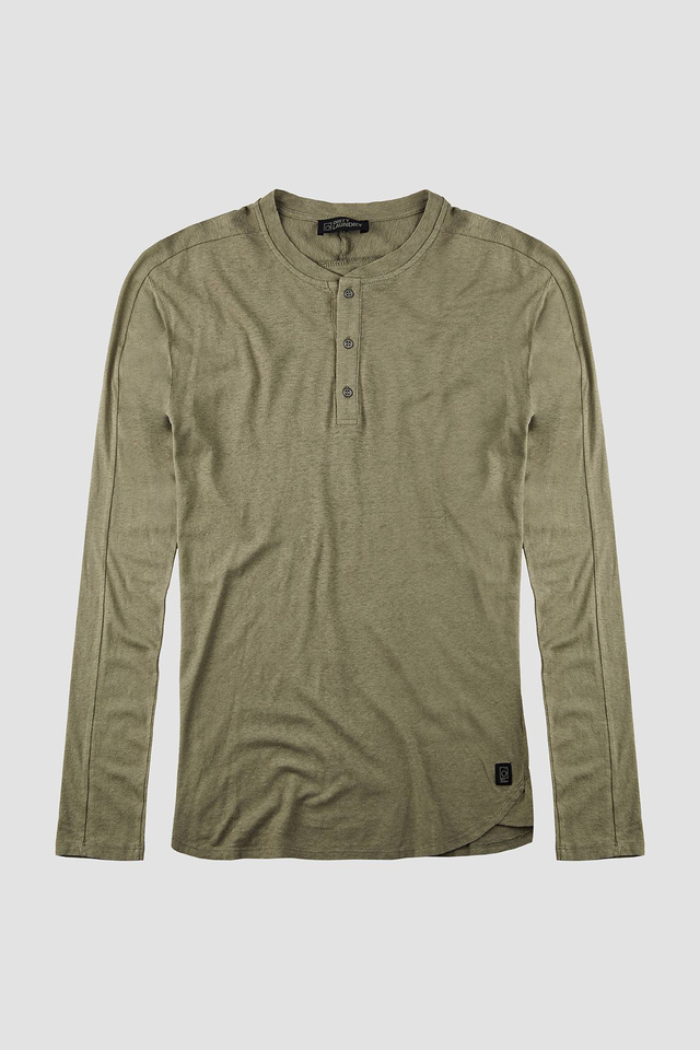 LINEN LONGSLEEVE BUTTON SIDE HEM DETAILS