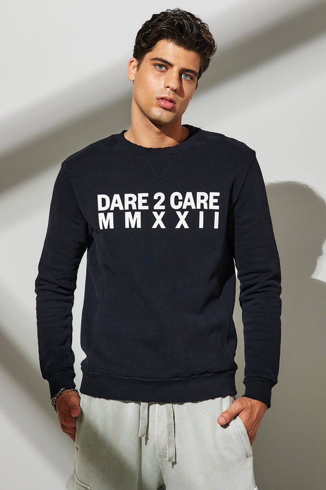 D2C Crewneck