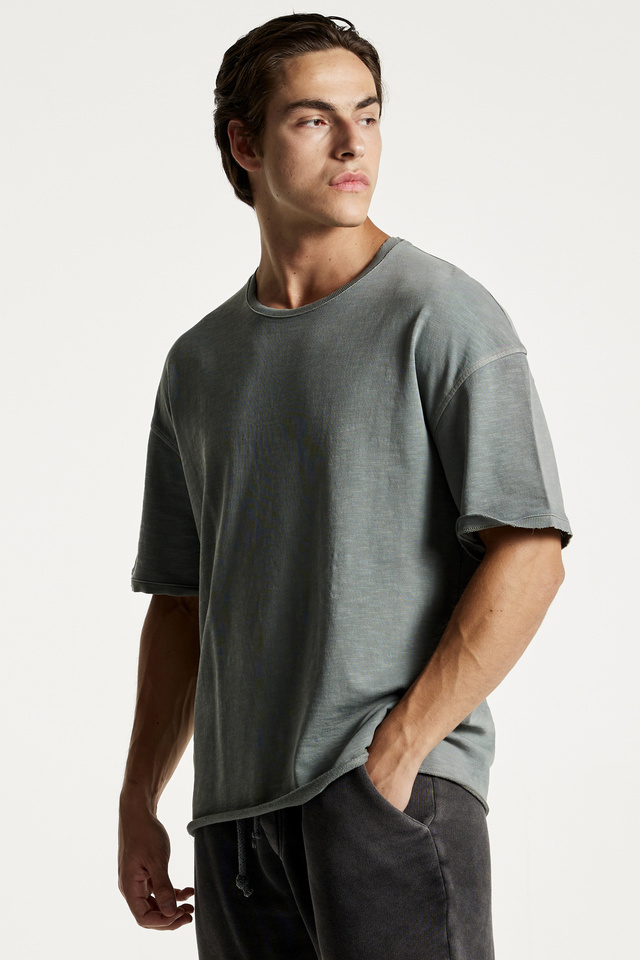 Raw-cut T-shirt