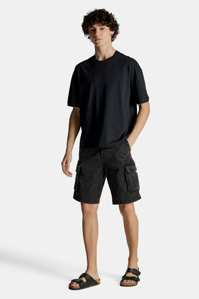 Shortsleeve T-shirt With Raw Cut Details