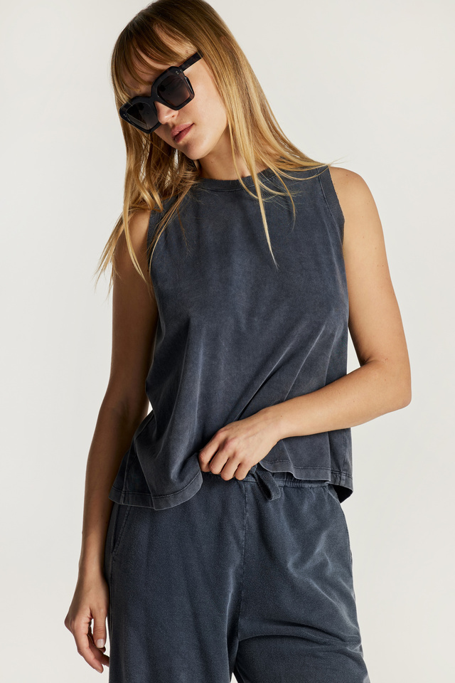 Sleeveless T-shirt In Regular Fit