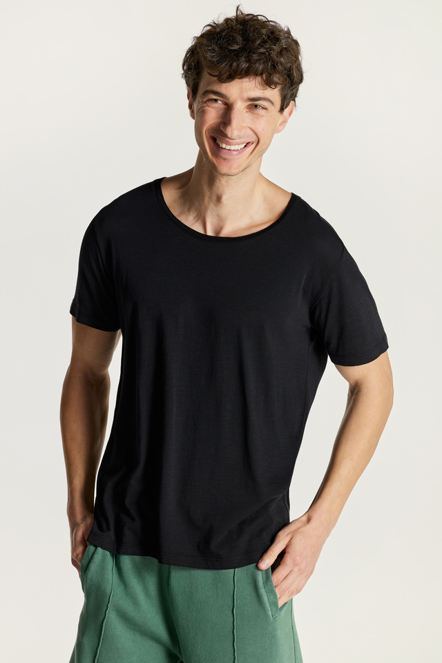Scoop-Neck Shortsleeve