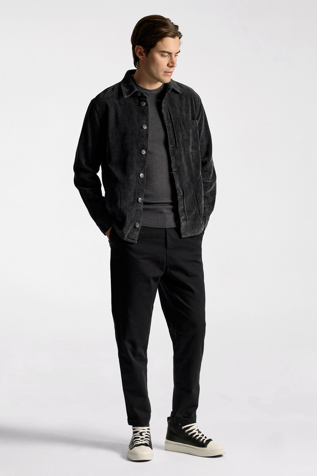 CROPPED PLEATED CHINO PANTS