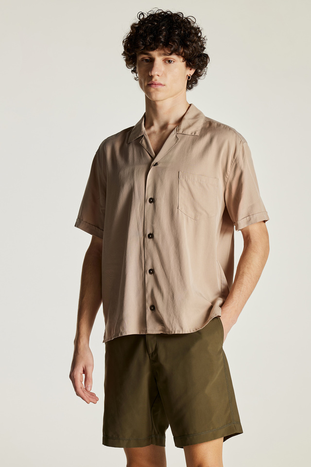 Shirt in Loose Fit with Camp Collar