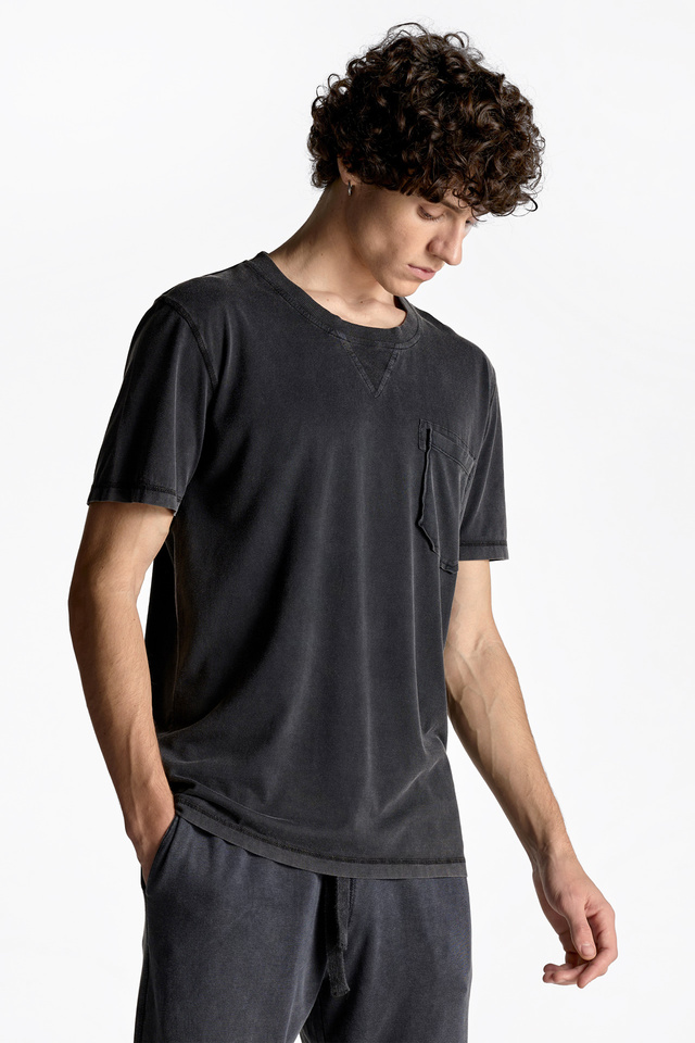 Κοντομάνικο T-shirt με Τσεπάκι στο Στήθος