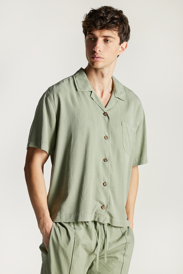 Loose fit Shirt with Camp Collar