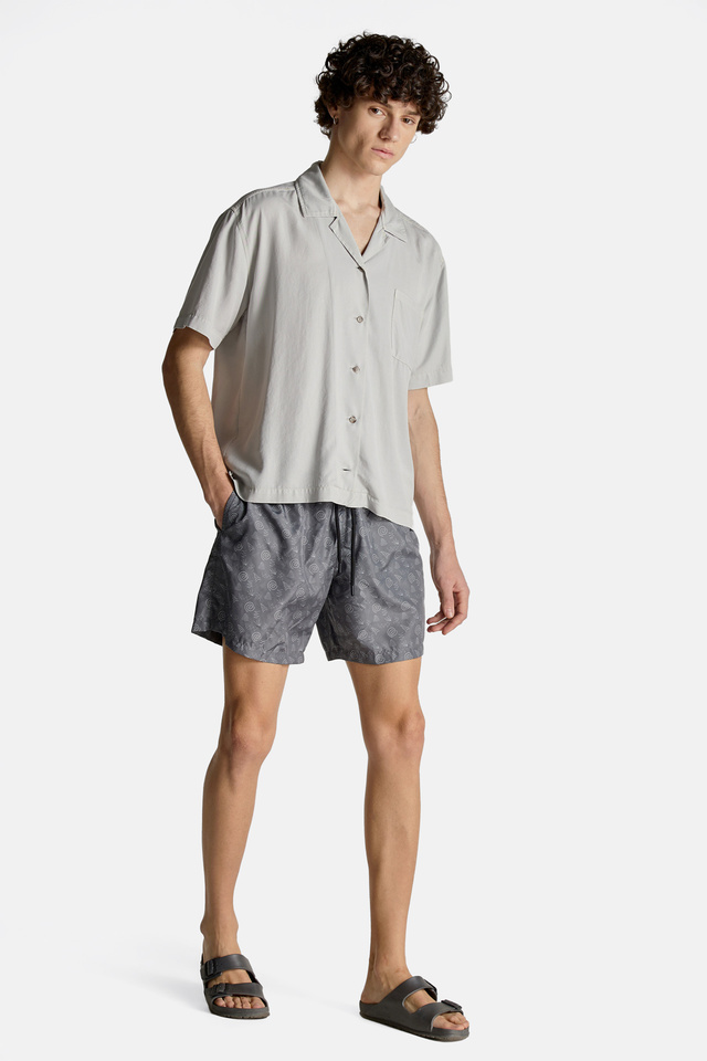 Loose fit Shirt with Camp Collar