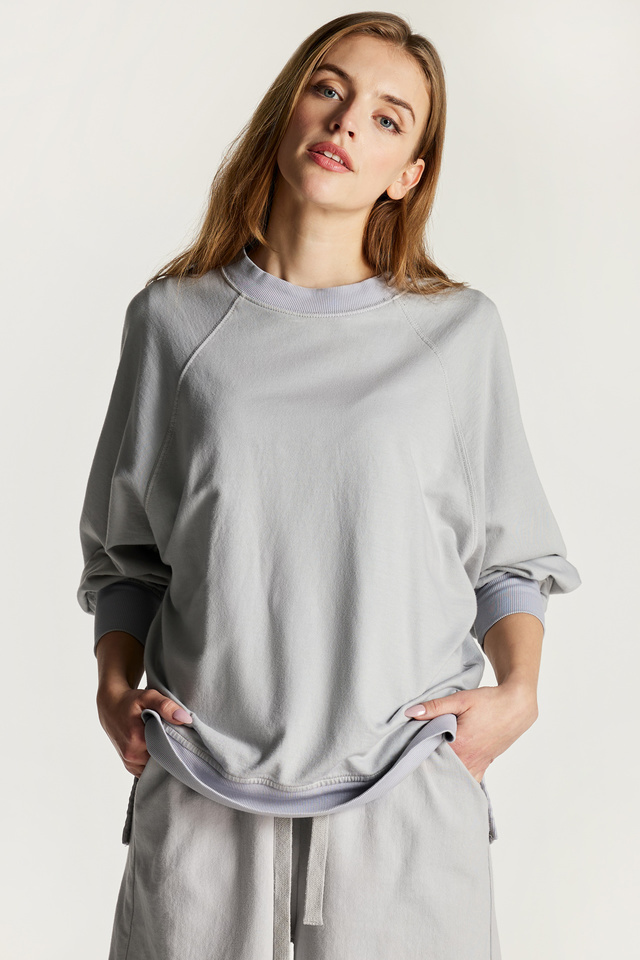 Long-sleeve Sweatshirt with Side Openings