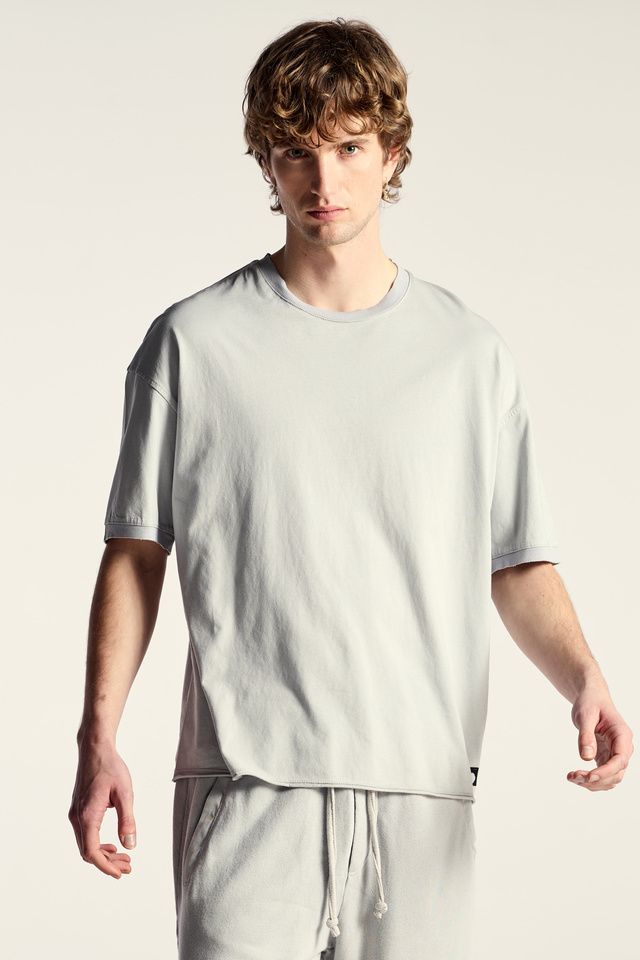 Shortsleeve T-shirt With Raw Cut Details