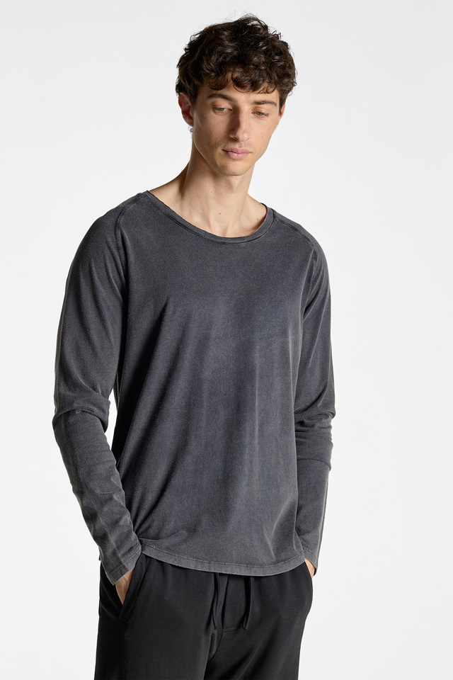 T-shirt with Long Raglan Sleeves