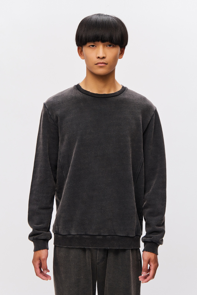 Crewneck with Raw Cut Edges