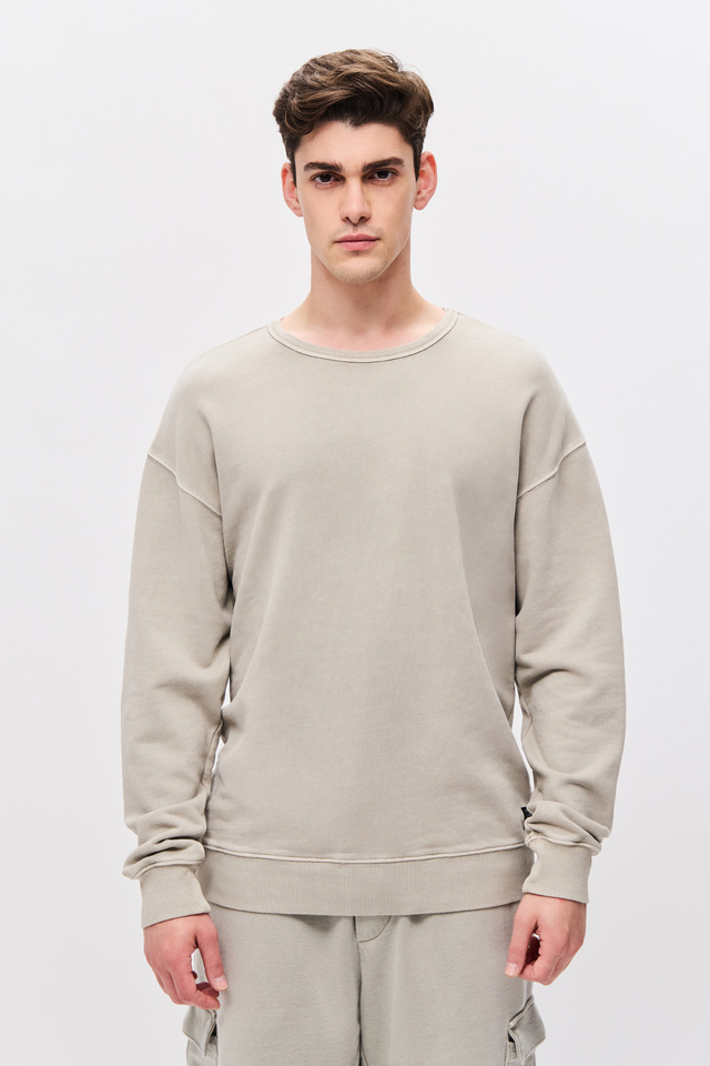 Crewneck with Round Cut Neckline