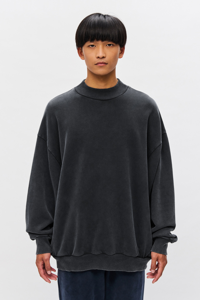 Oversized Crewneck with Side Pockets