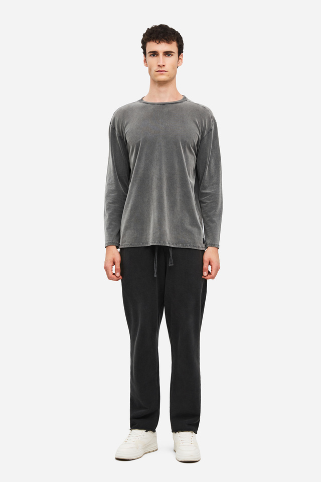 Sweatpants with Raw Edges