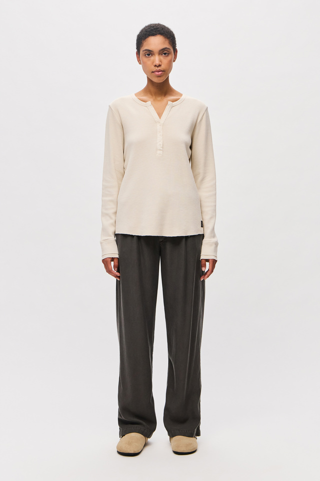 Long Sleeve Top in Slim Fit with Buttons