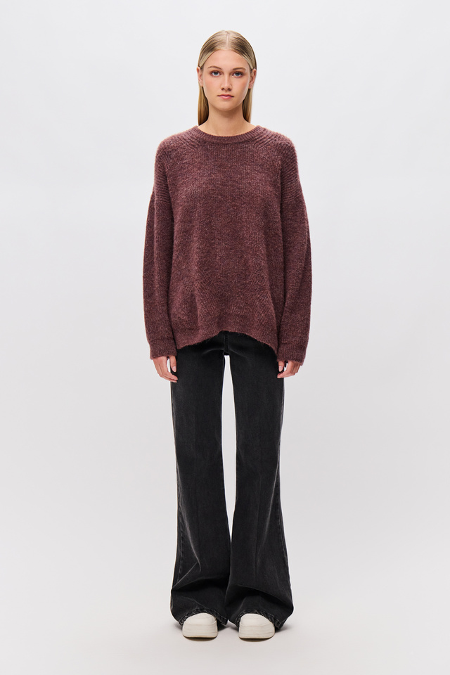 MID-RISE FLARE JEANS